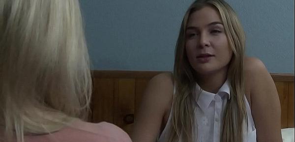  First timer lesbian Katy Jayne and Blair Williams